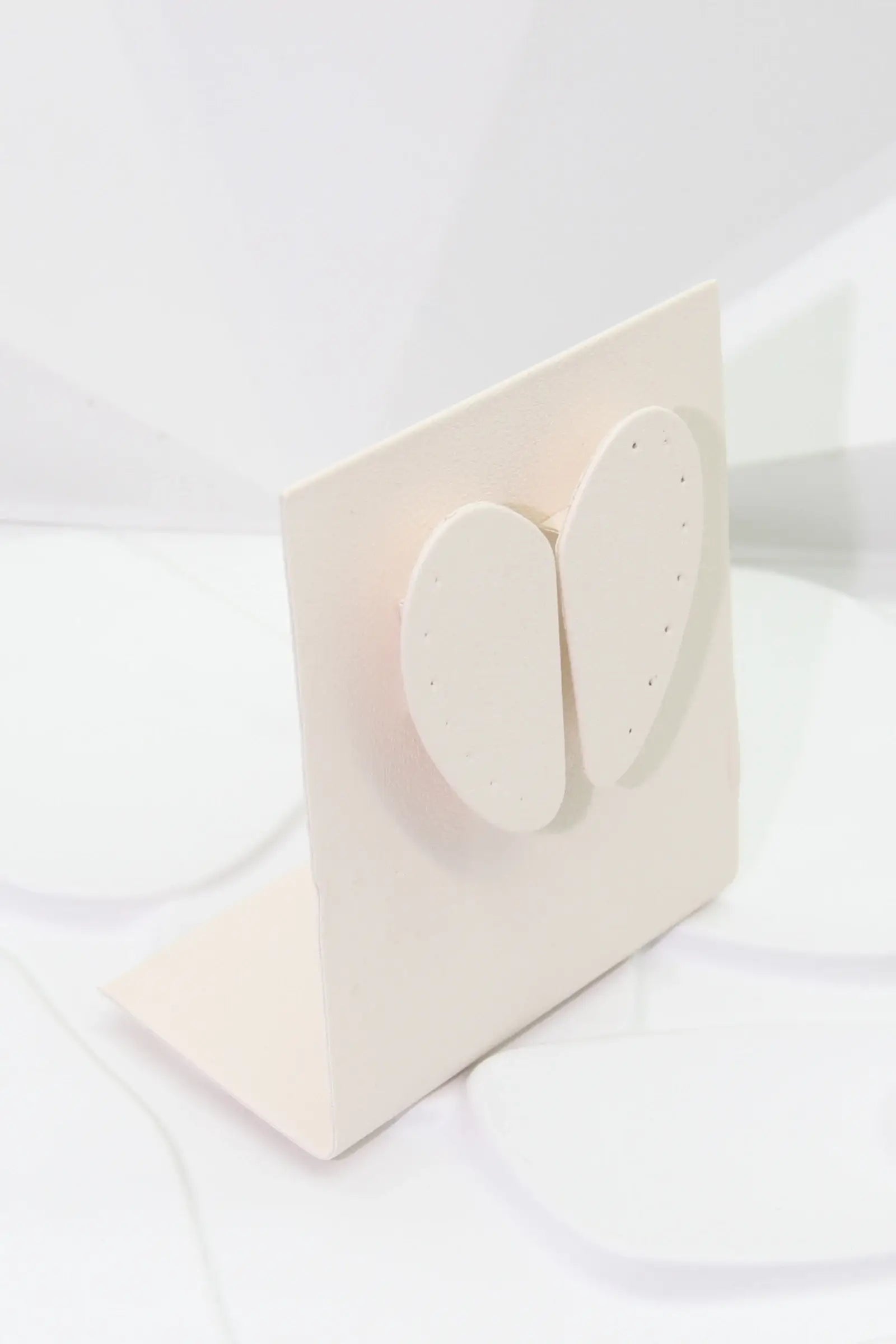 Présentoir Boucles d’Oreilles Aimanté – Support Oreilles Aju