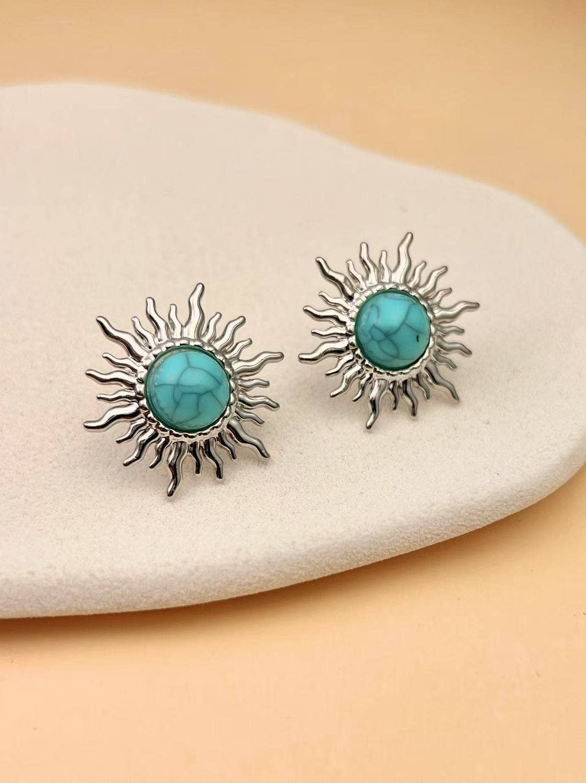 Boucles d’oreilles Soleil avec Pierre Turquoise Éclatante
