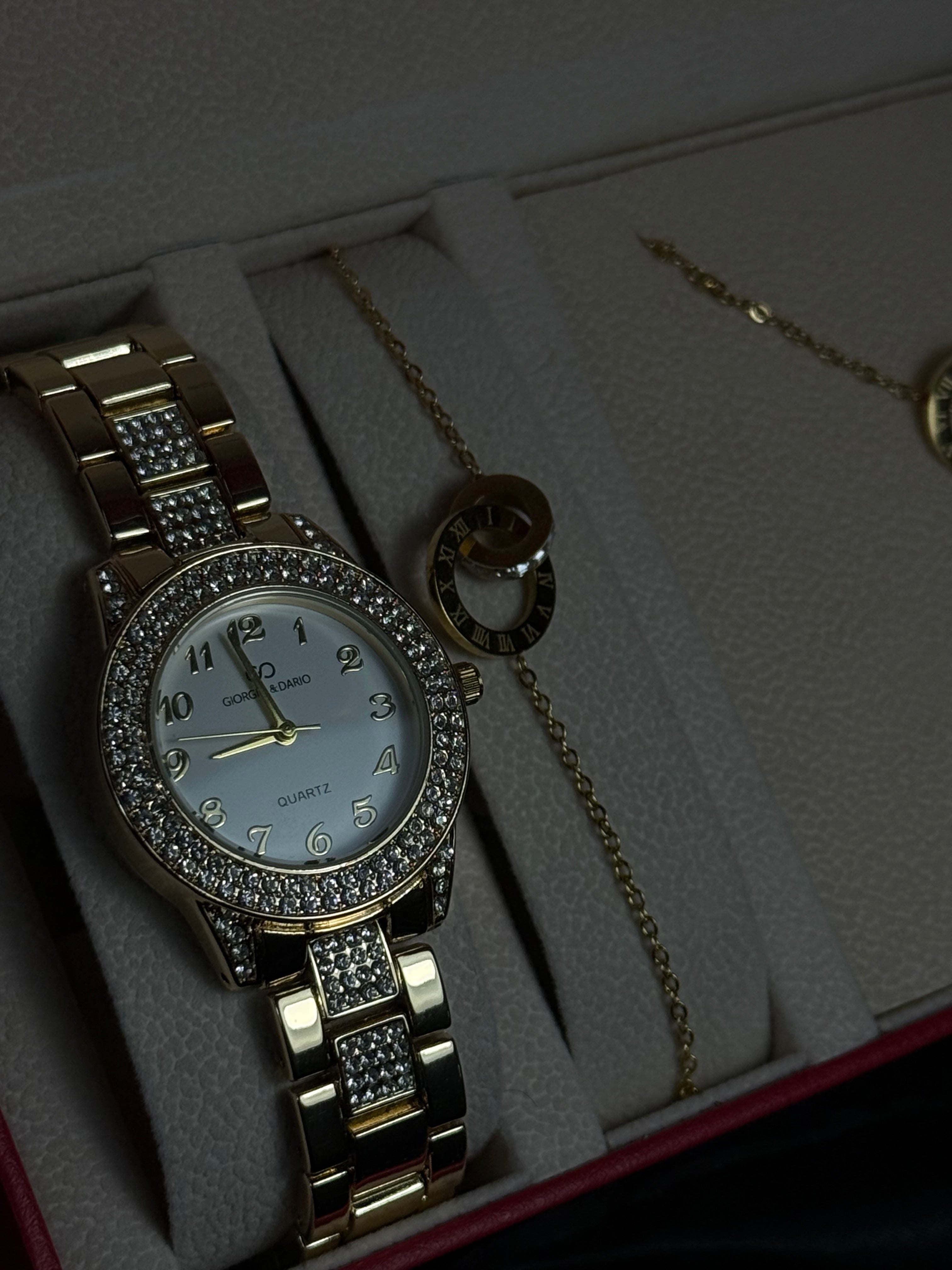 Parure montre - bracelet - collier