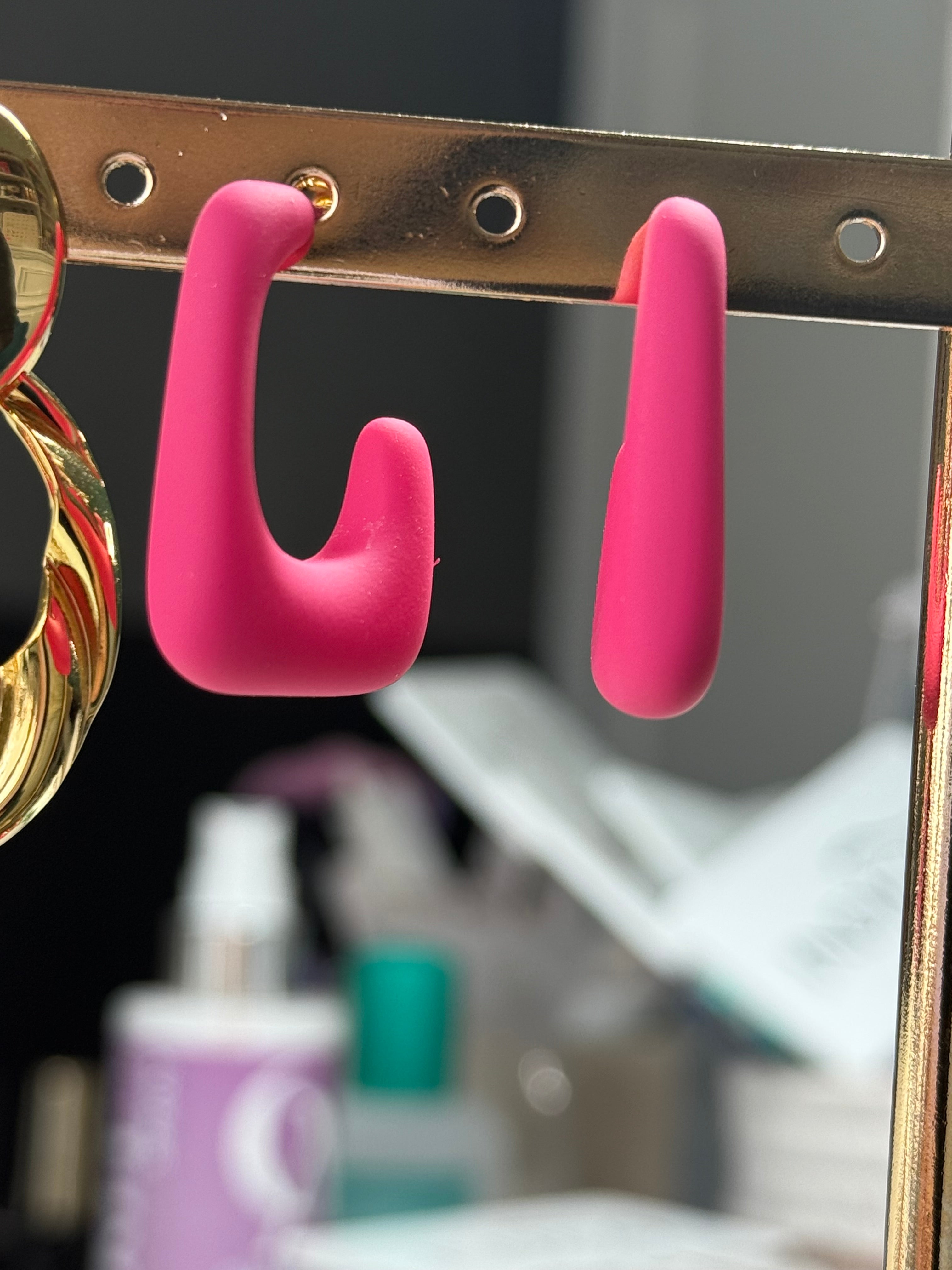 Boucle d’oreille rose et or en acier 🩷