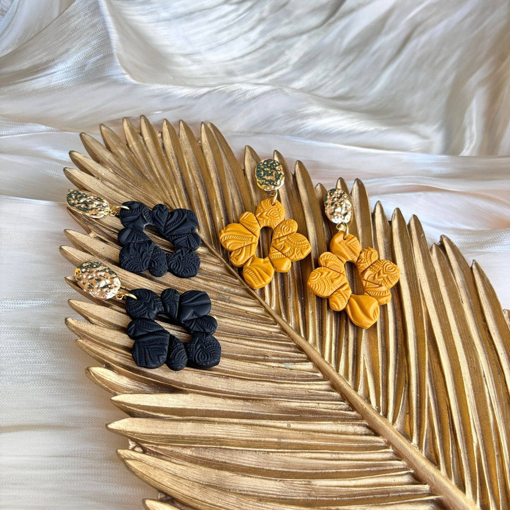 SOPHIA – Boucles d'oreilles en argile 3 couleurs dorées