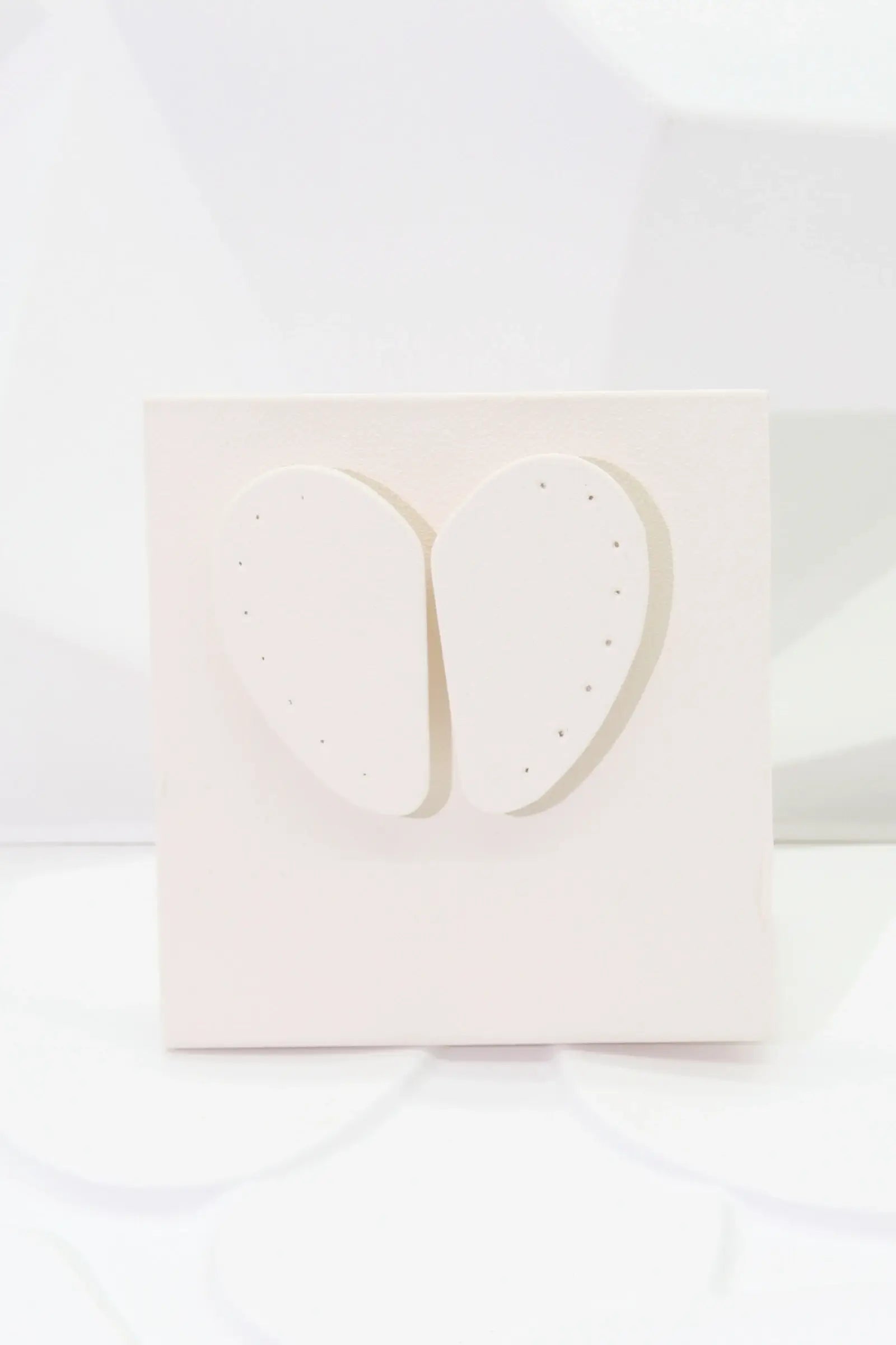 Présentoir Boucles d’Oreilles Aimanté – Support Oreilles Aju