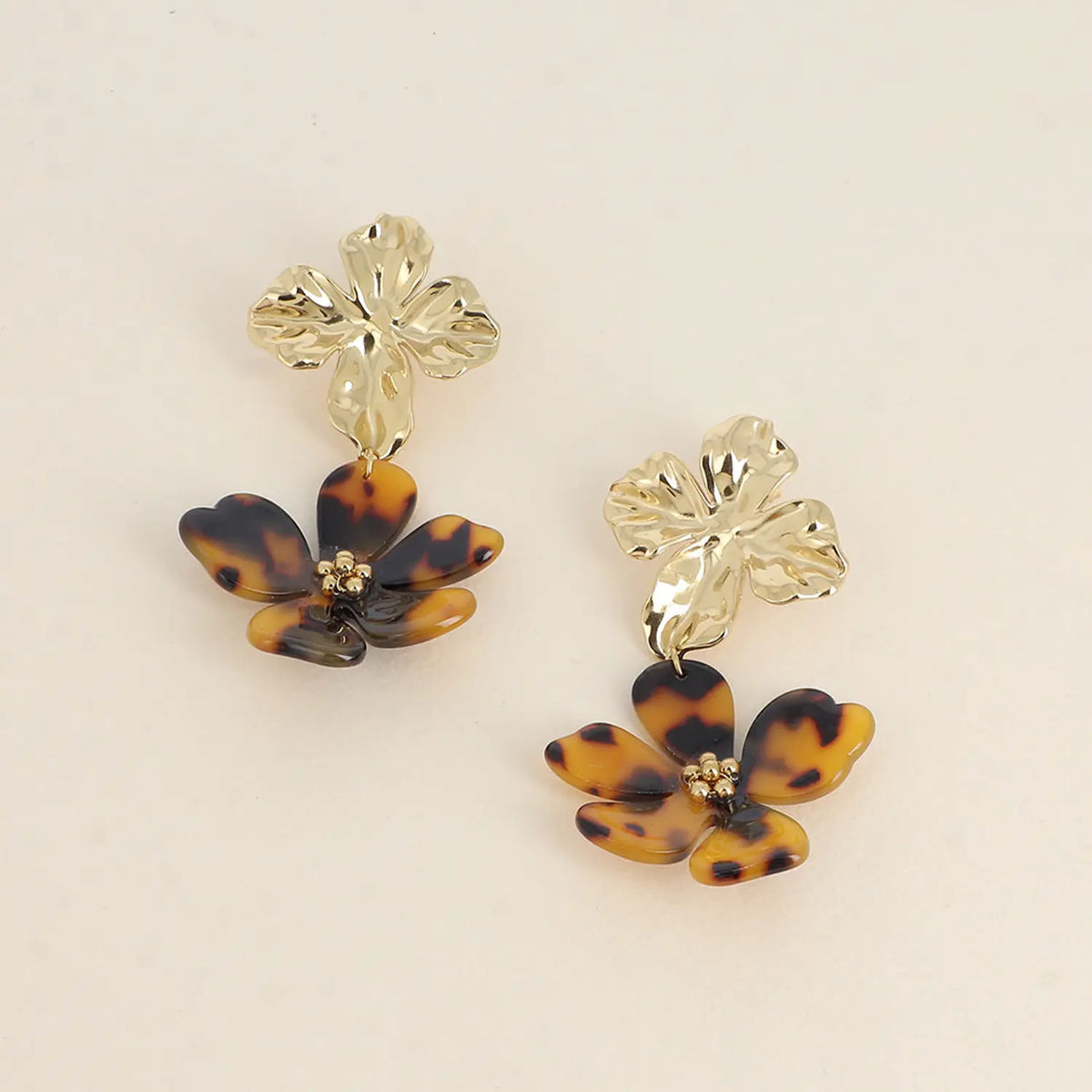 Boucles pendantes - fleur en résine léopard