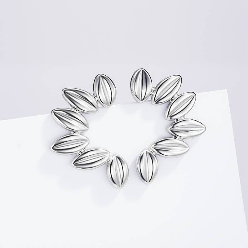 Boucle d'oreille 434 pétales de fleur arc de cercle