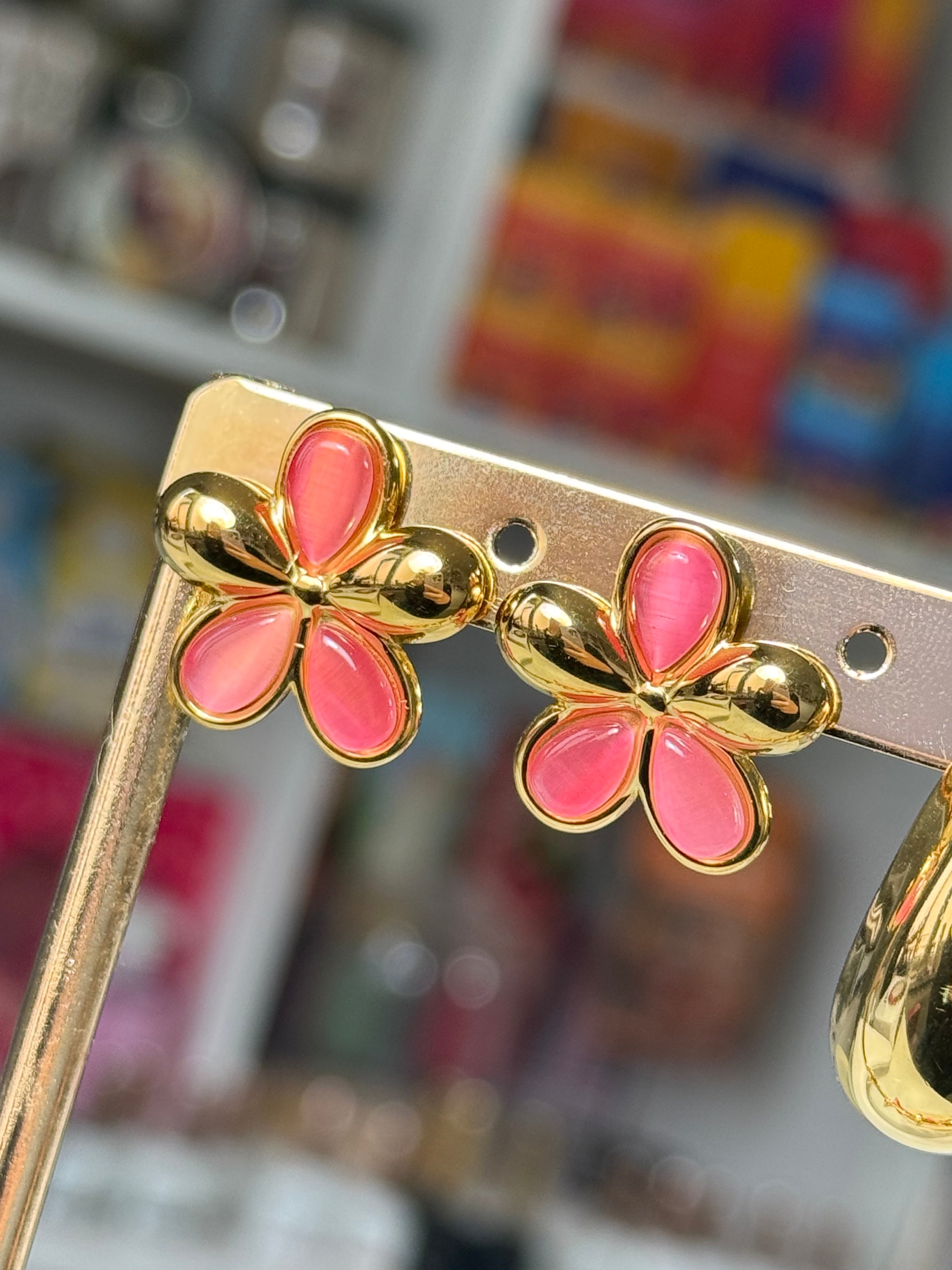 Boucle d’oreille rose et or en acier 🩷