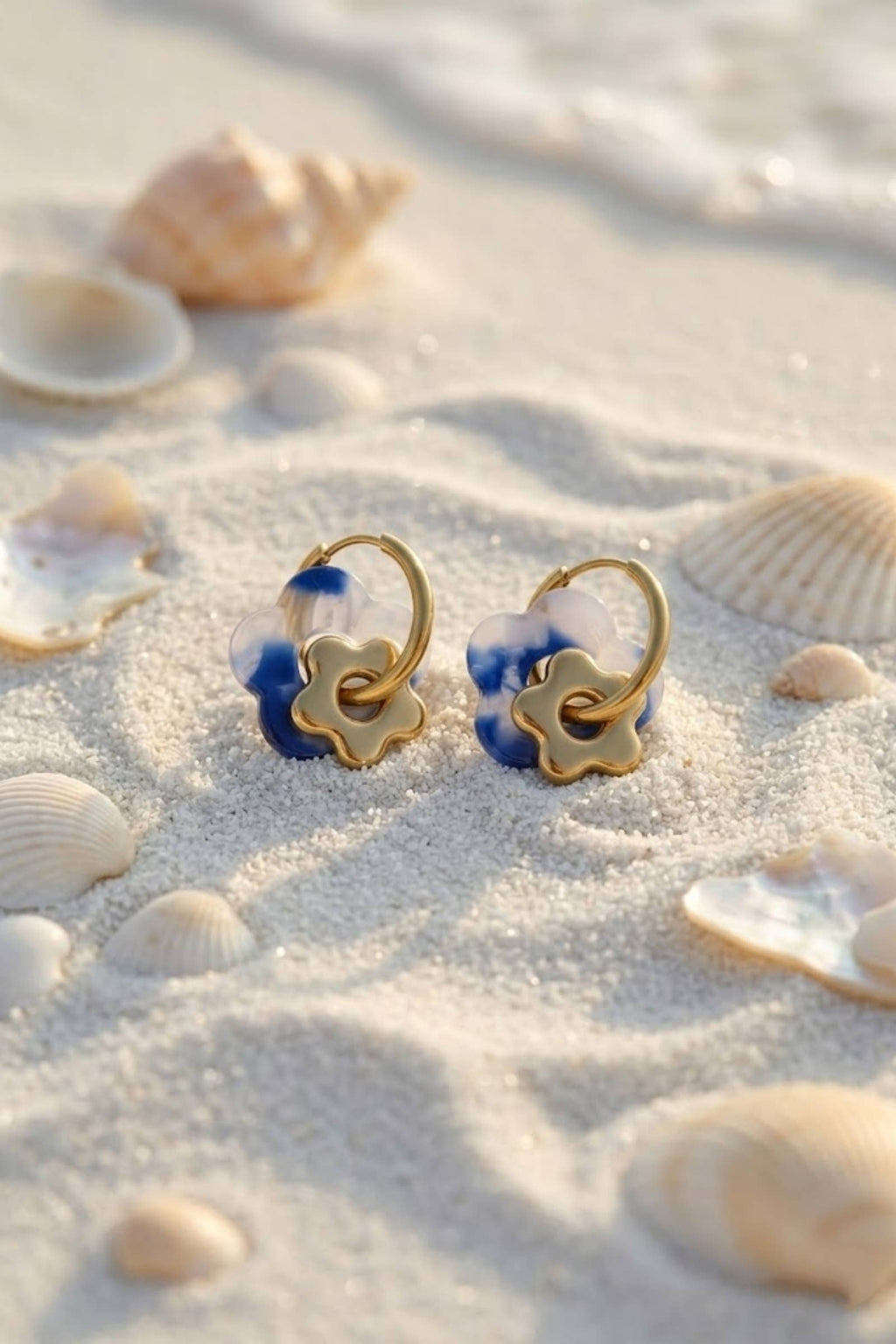 Boucles d’Oreilles Fleur Résine – Acier Inoxydable Doré