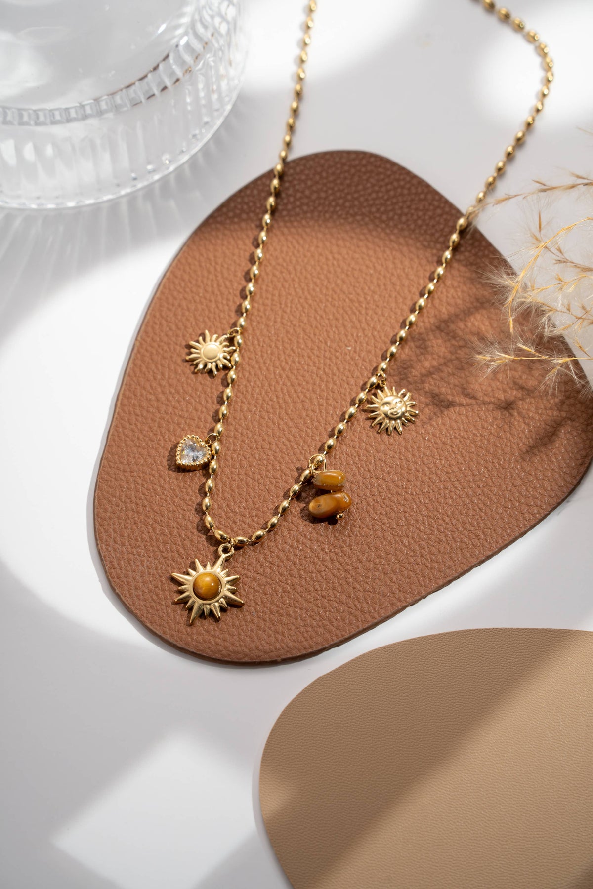 Collier doré solaire ambre chaud charm lumineux cœur cristal