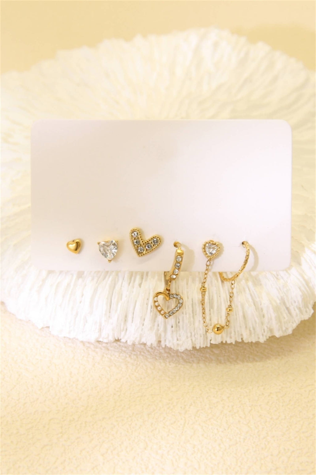 Lot de 6 Piercings Oreille Cœur Cristal – Mono Boucles Dorée