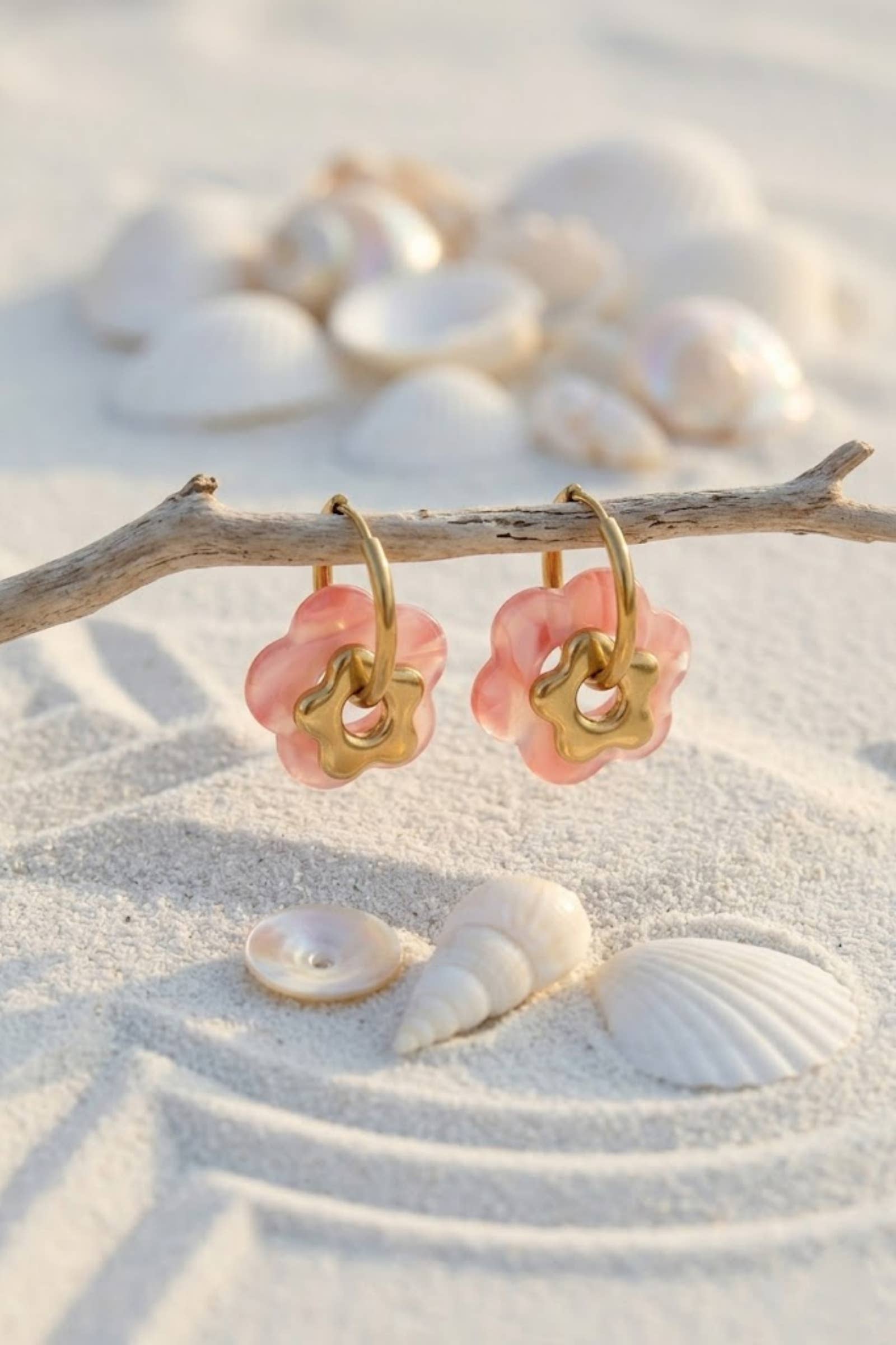 Boucles d’Oreilles Fleur Résine – Acier Inoxydable Doré