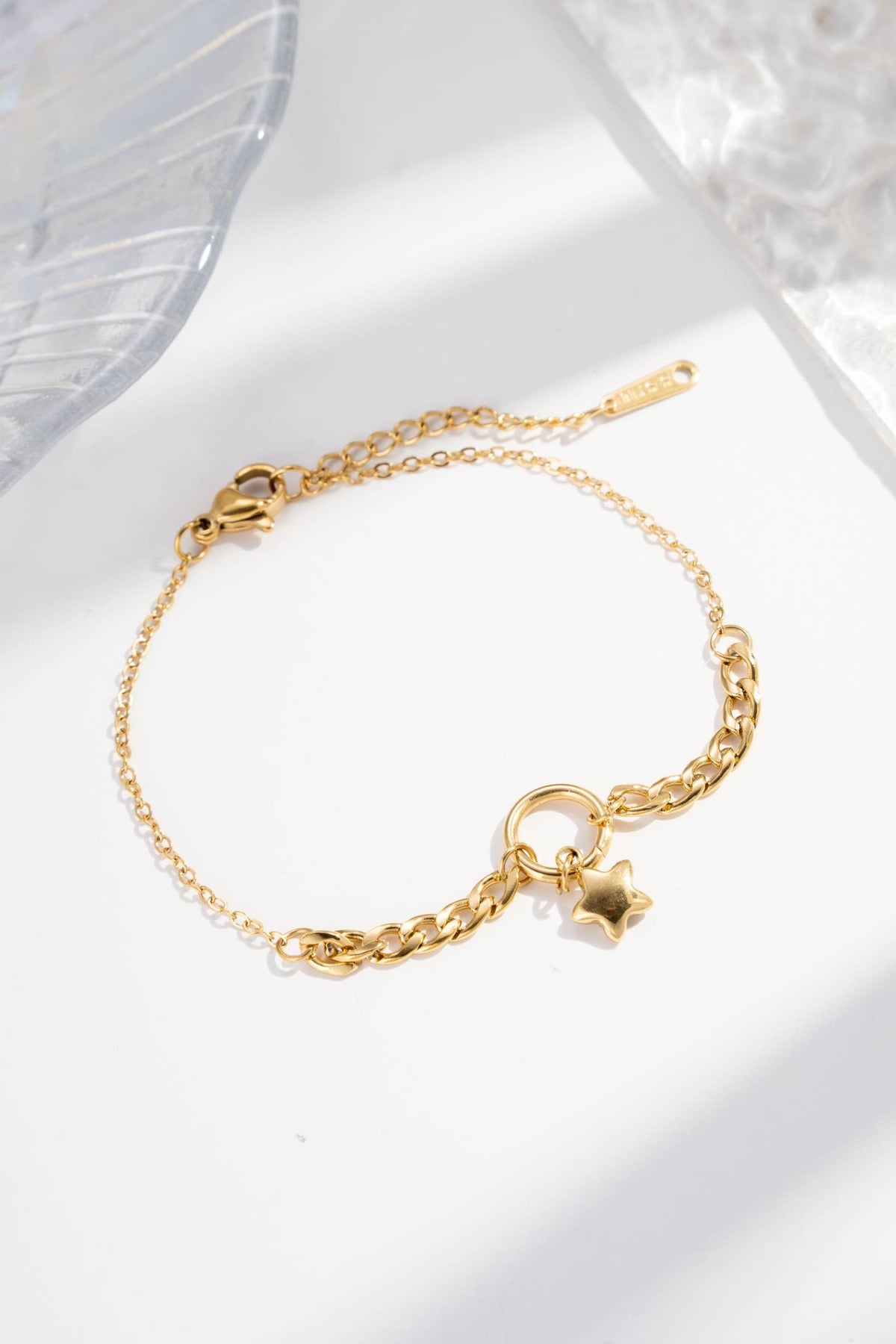 Bracelet raffiné maille délicate breloque étoile acier